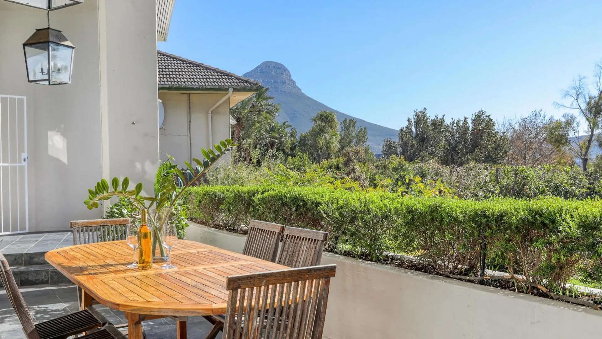 Backup Powered Table Mountain Family Retreat Villa Cape Town 0*,  South Africa