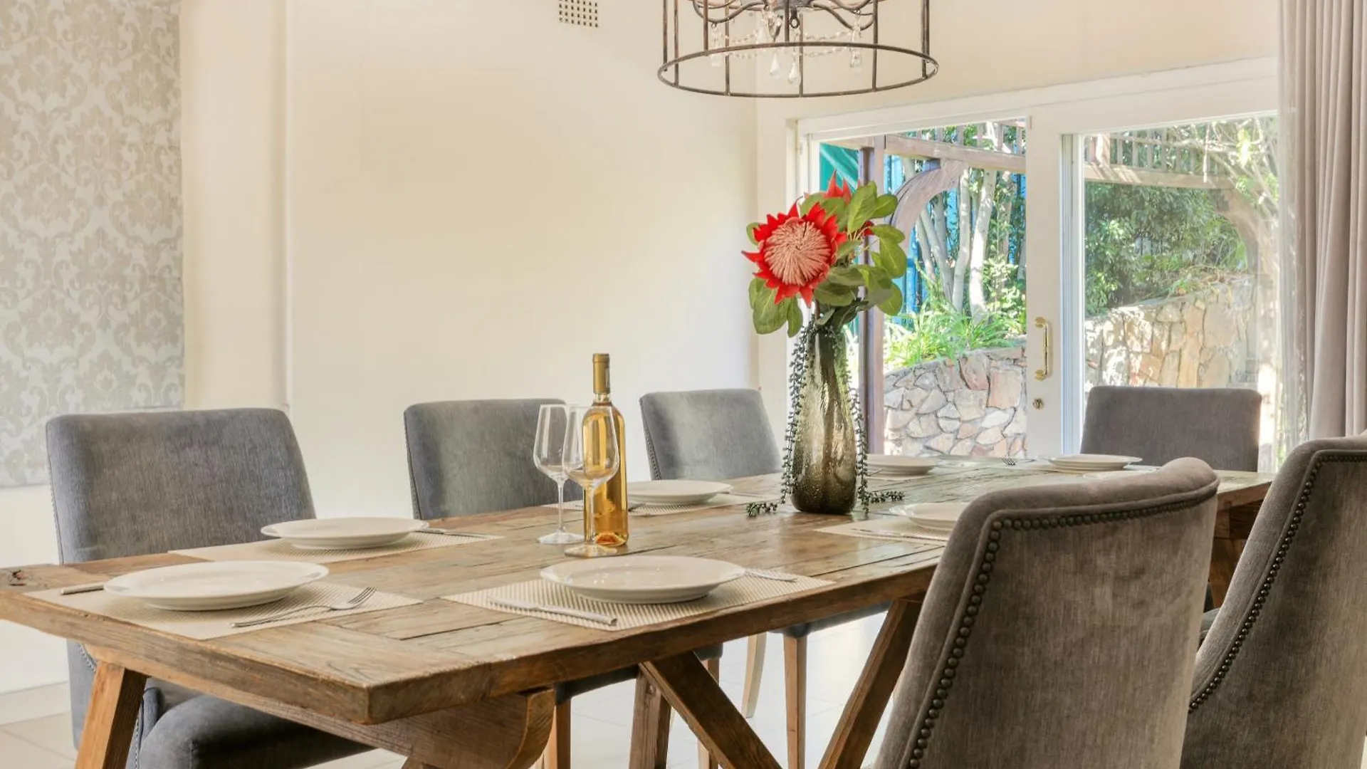 Backup Powered Table Mountain Family Retreat Villa Cape Town
