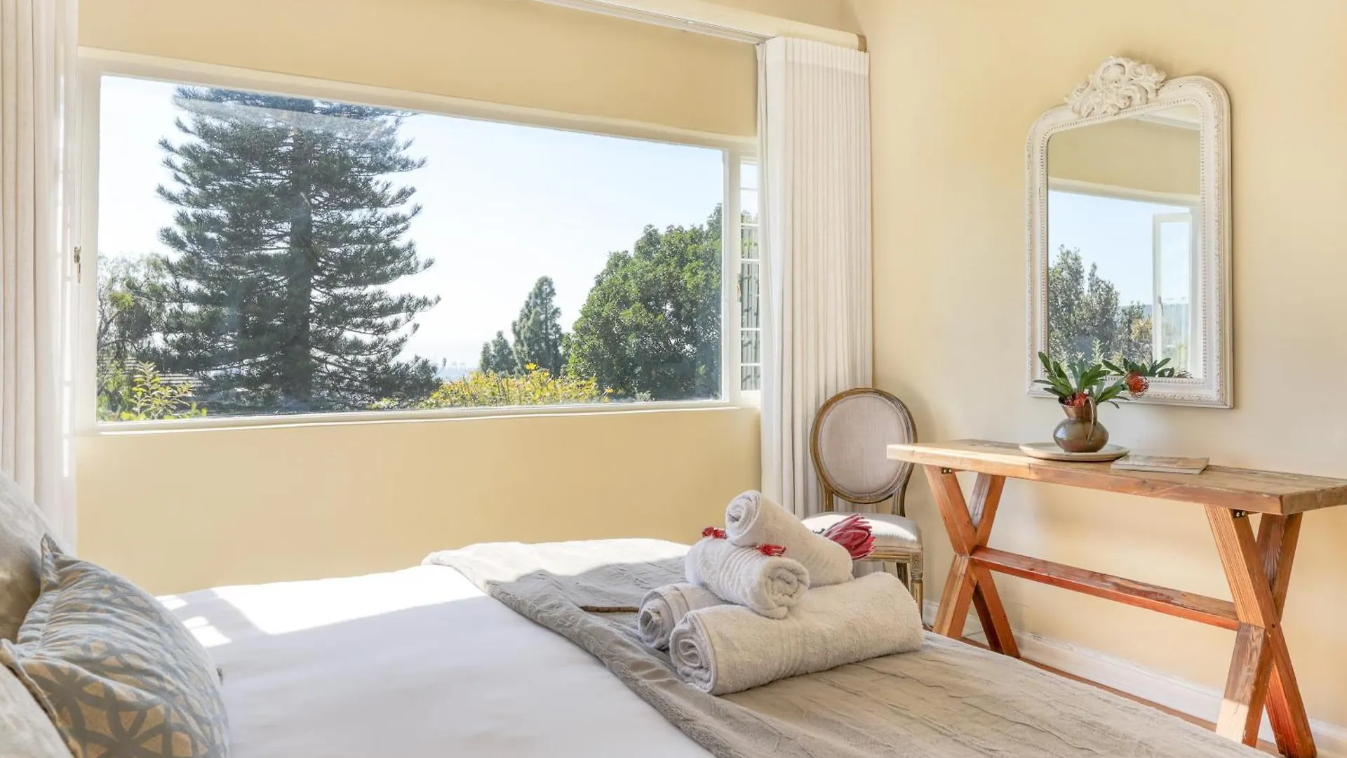 Backup Powered Table Mountain Family Retreat Villa Cape Town South Africa